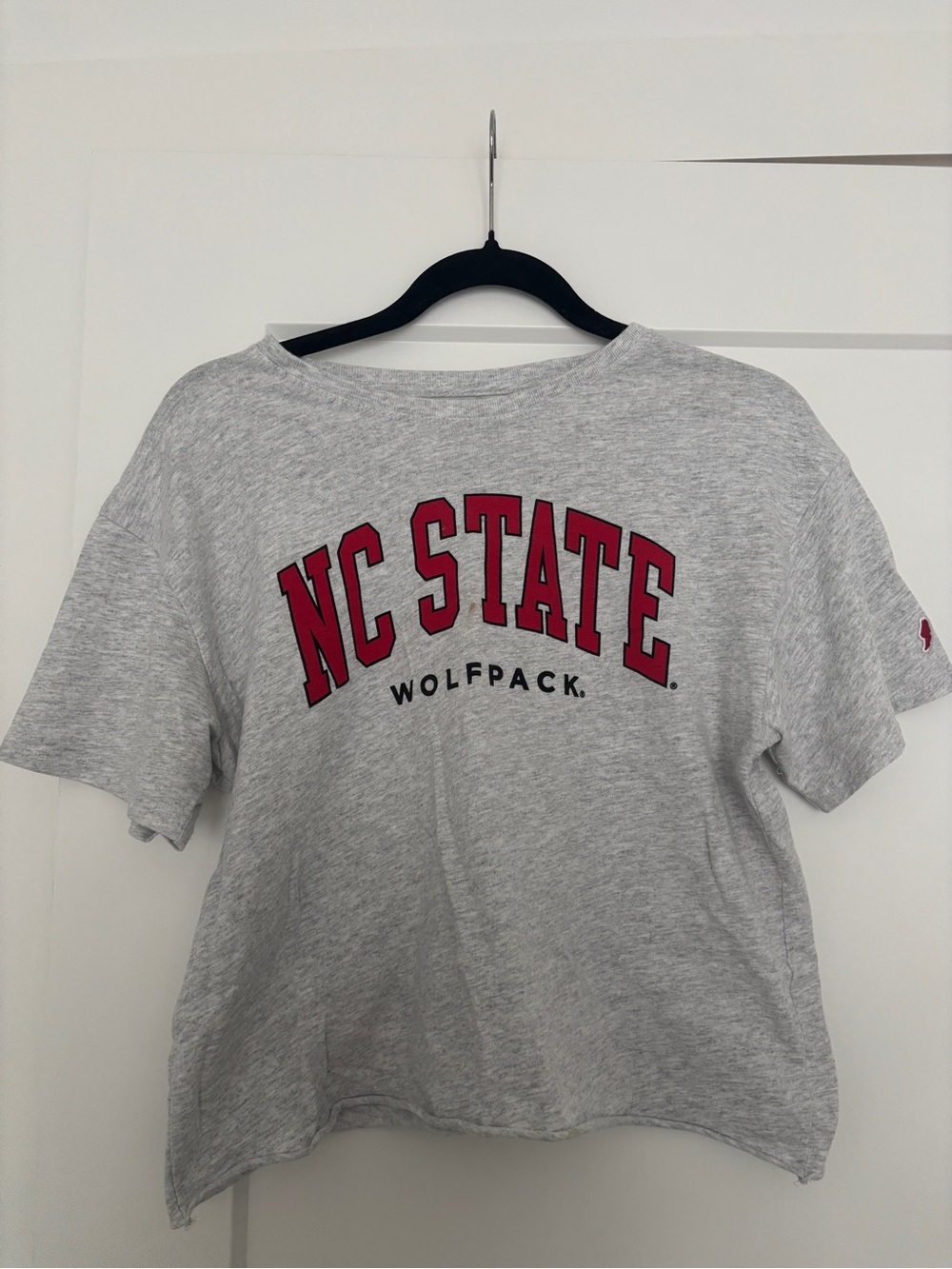 NC State cropped tee